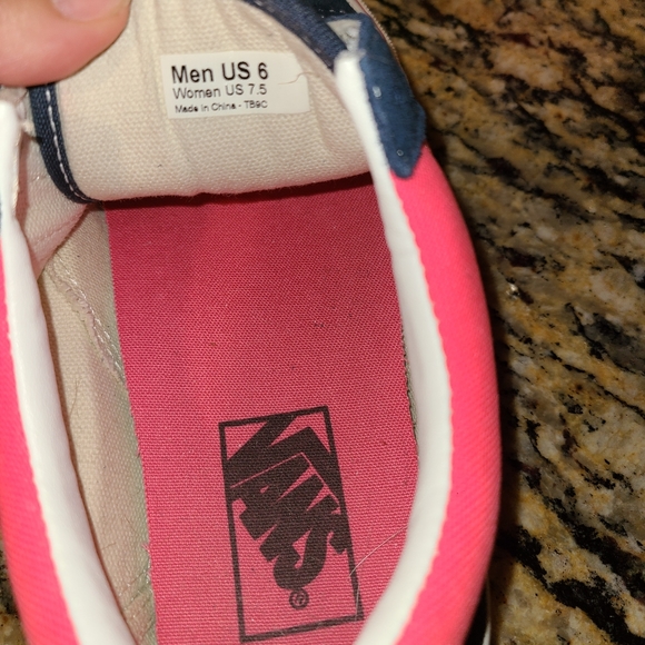 Womens 7.5 vans - Picture 3 of 3